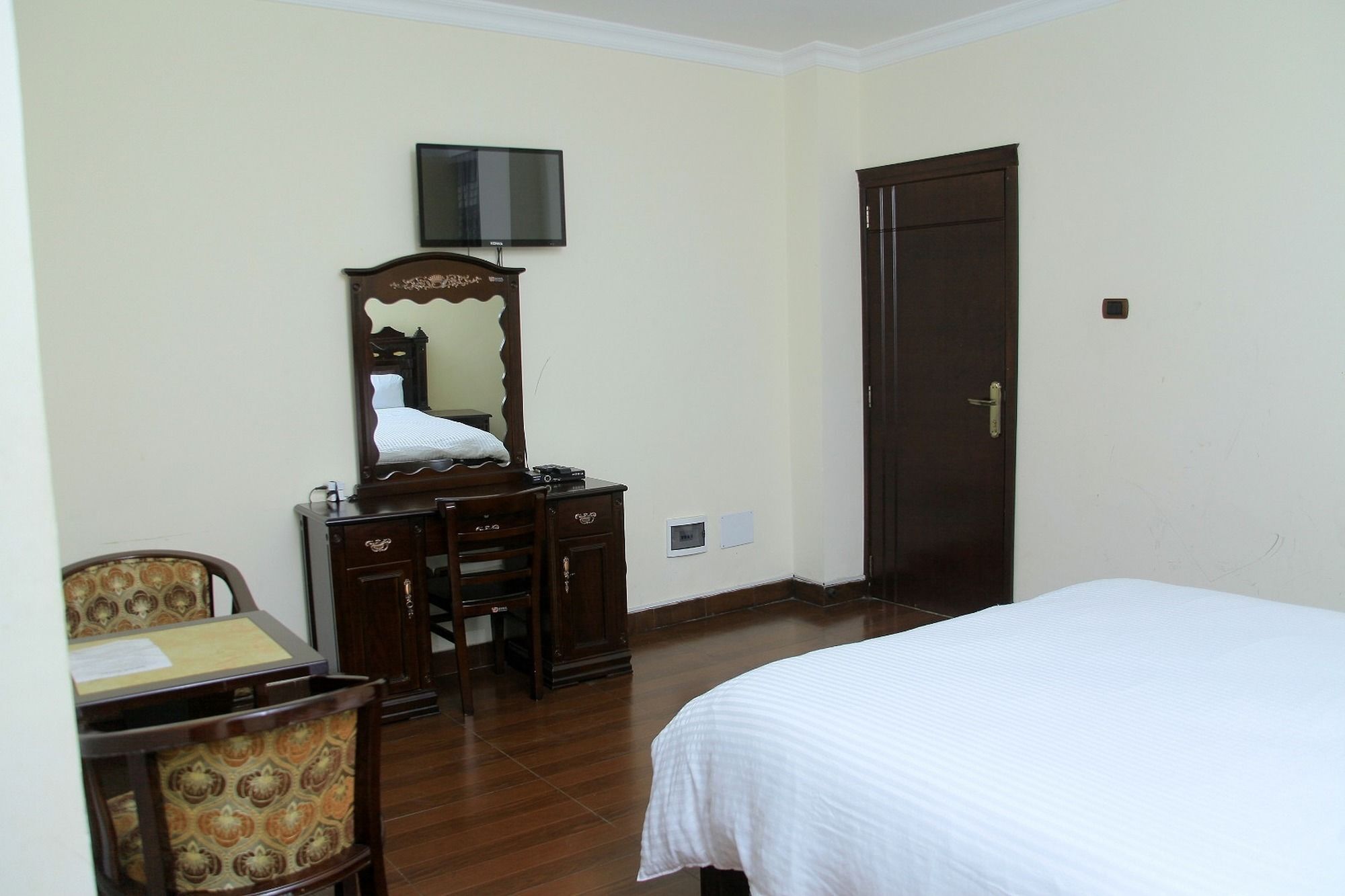 Bnow Hotel Аддис-Абеба Екстер'єр фото